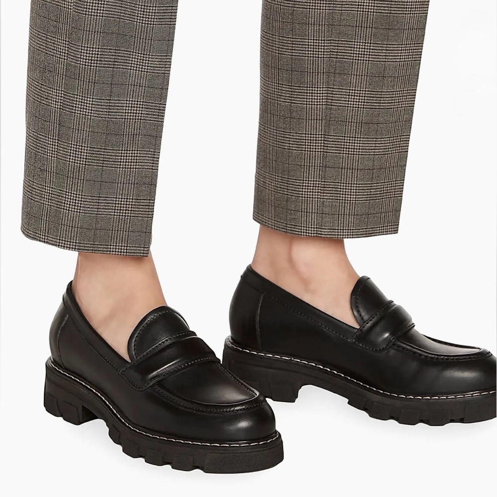 LA CANADIENNNE DELLA LEATHER LOAFER black
$425
gently used